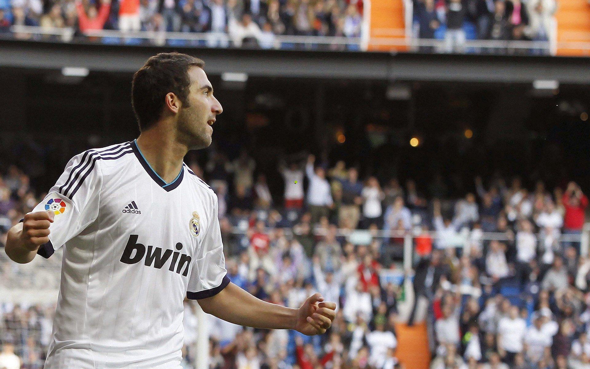 2025中超焦点战恒大迎战华夏首发阵容揭晓，吴少聪郑智携手先发，韦世豪替补席待命