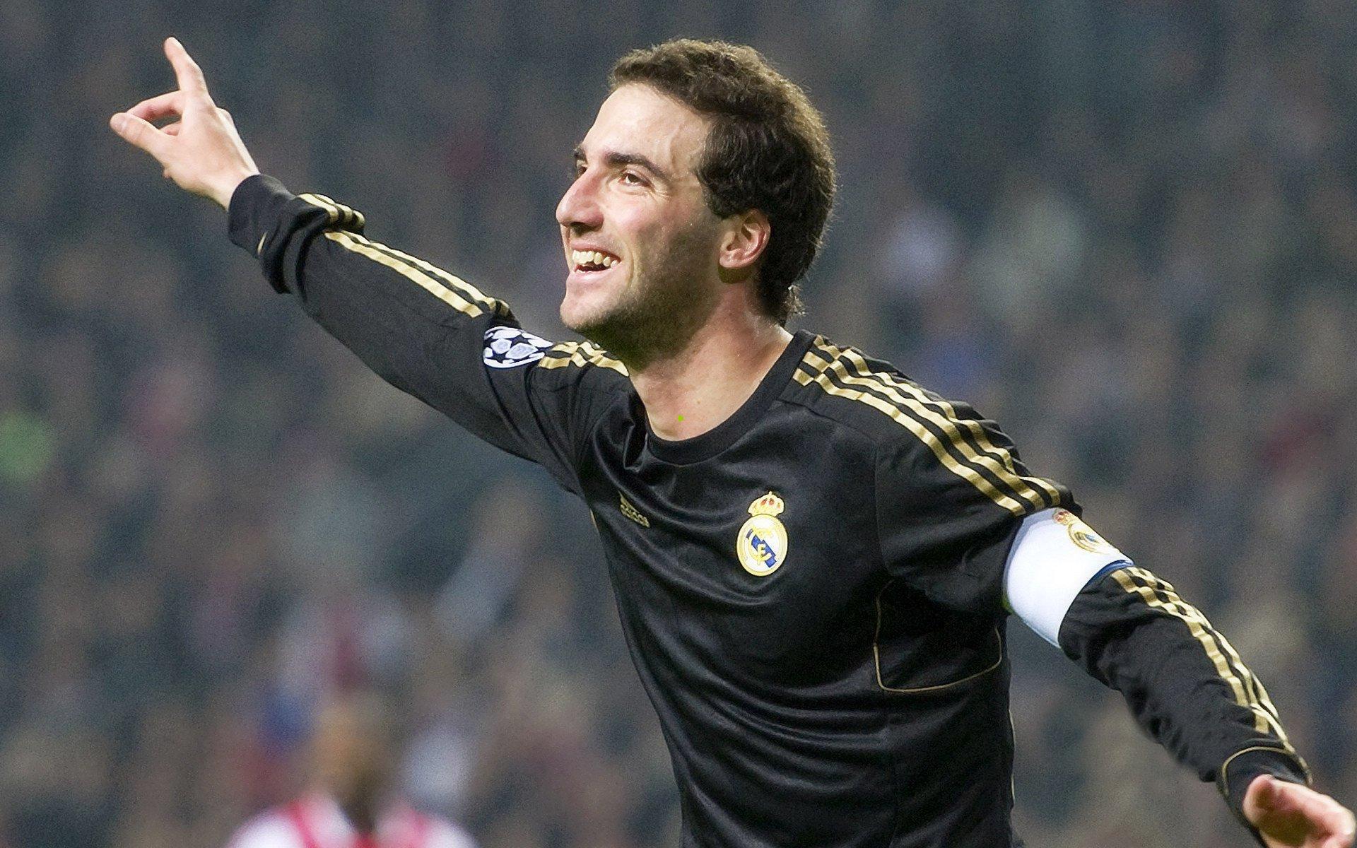 西蒙尼-冯泰奇奥迎来三十岁生日，NBA官方社交媒体发布专属贺图致敬